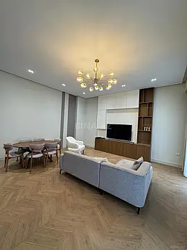 Kirayə verilir 4 otaqlı mənzil 146 m²