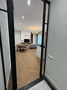 Kirayə verilir 4 otaqlı mənzil 146 m²