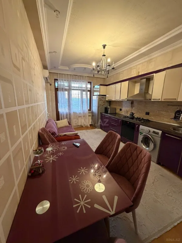 Satılır 4 otaqlı mənzil 174 m²