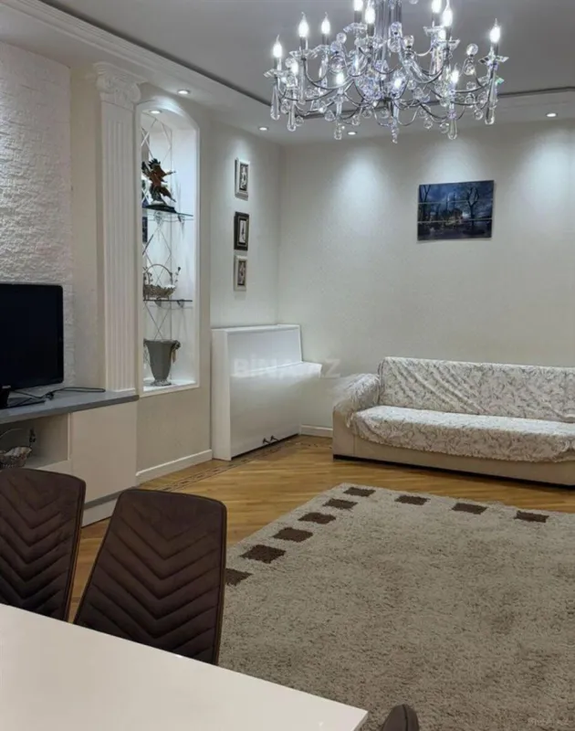 Kirayə verilir 3 otaqlı mənzil 137 m²