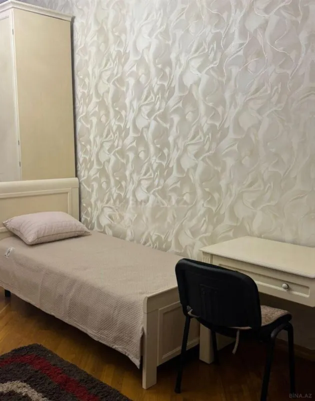 Kirayə verilir 3 otaqlı mənzil 137 m²