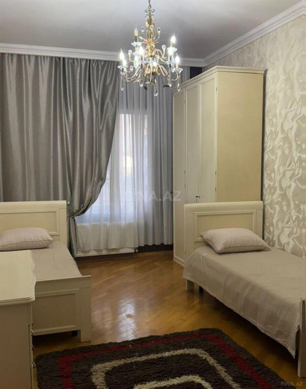 Kirayə verilir 3 otaqlı mənzil 137 m²