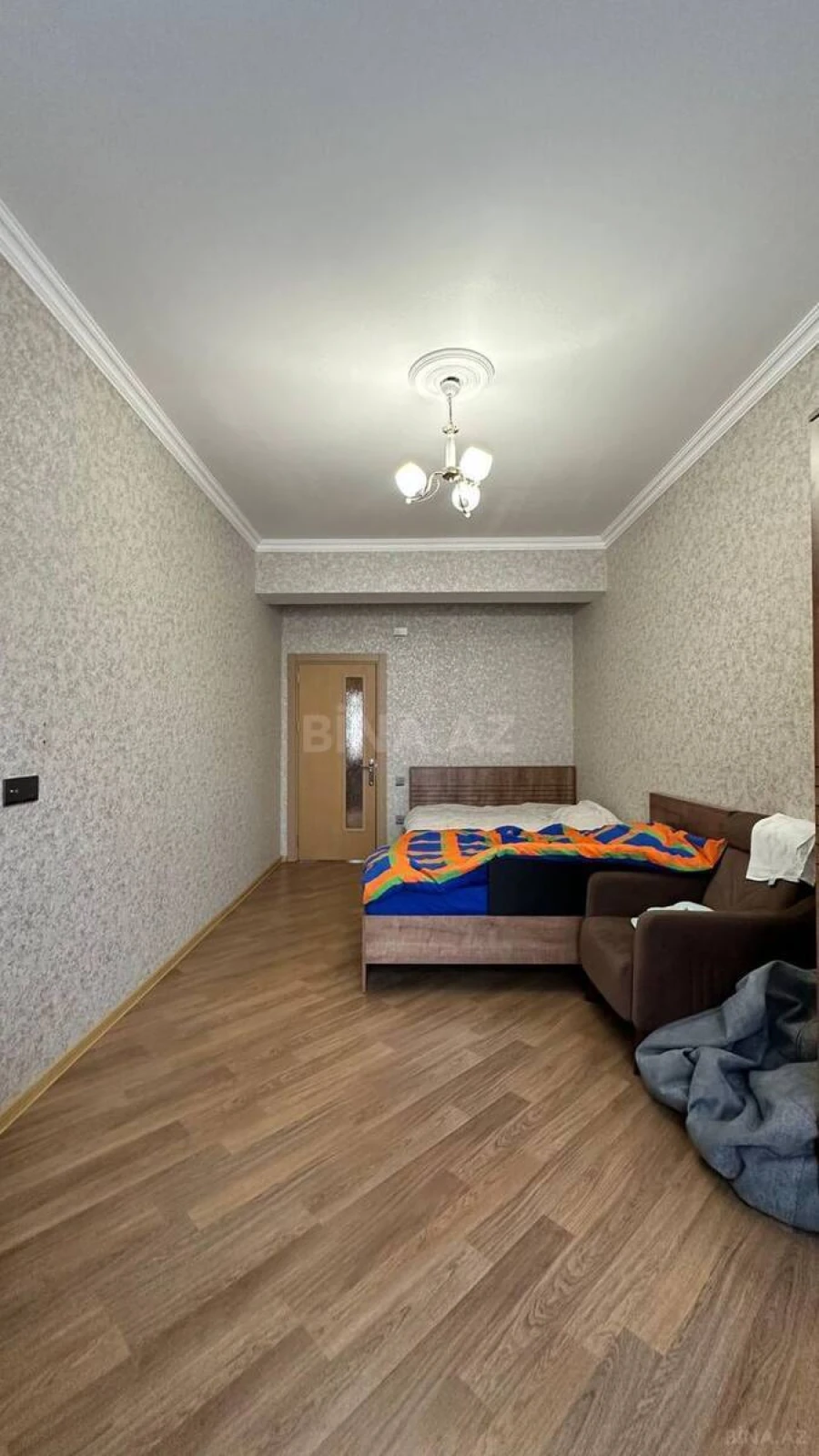 Satılır 2 otaqlı mənzil 104 m²