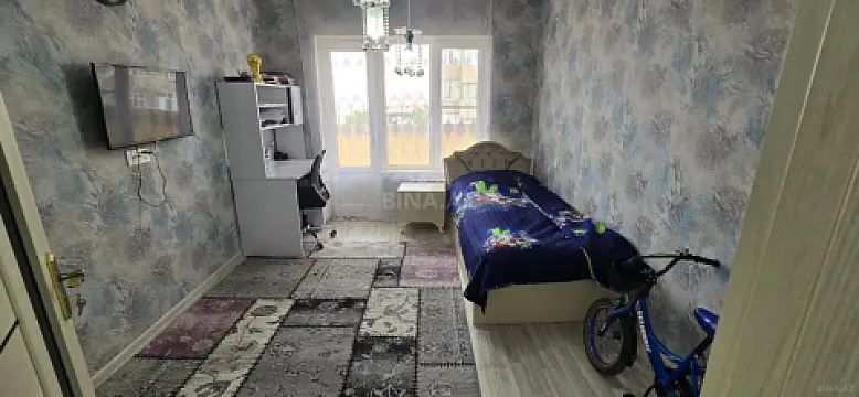 Satılır 5 otaqlı mənzil 107 m²