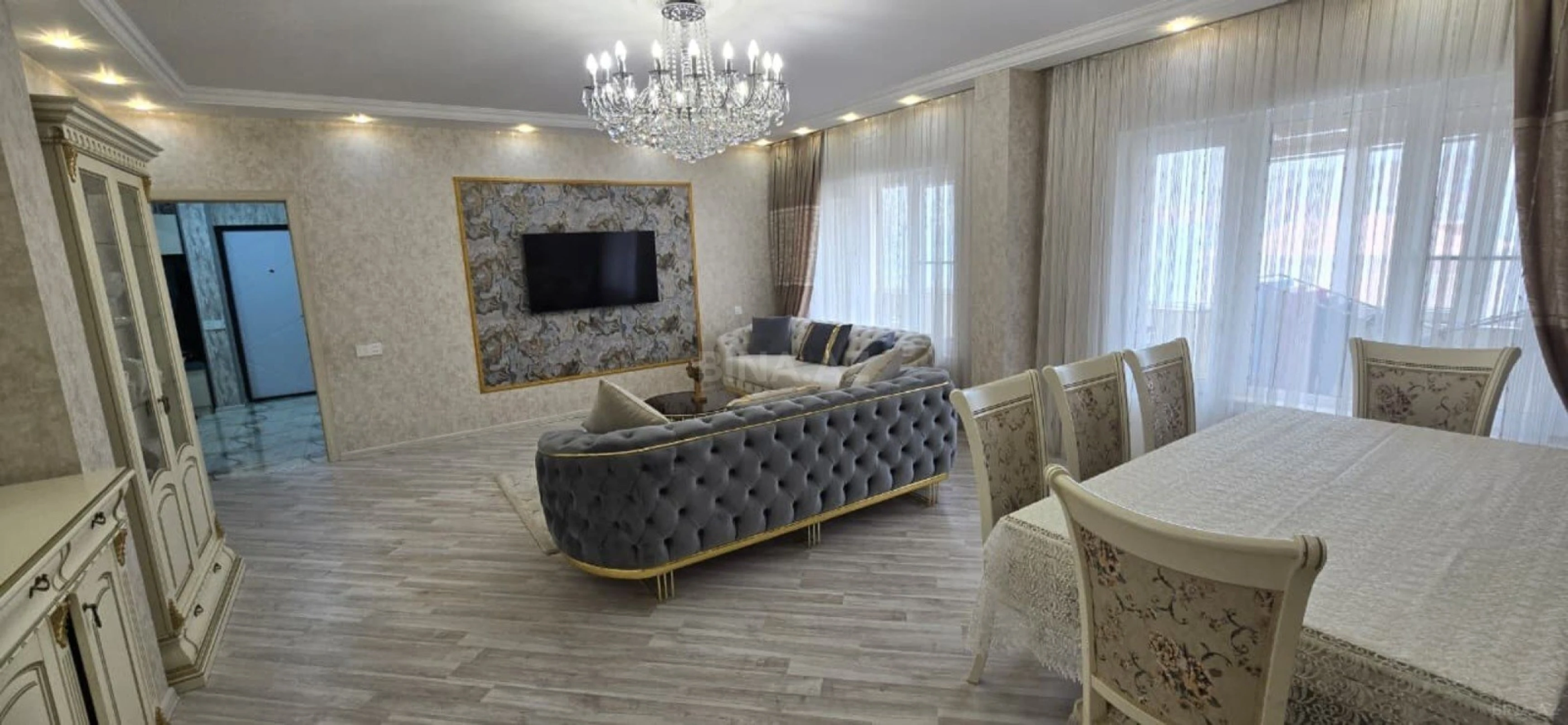 Satılır 5 otaqlı mənzil 107 m²