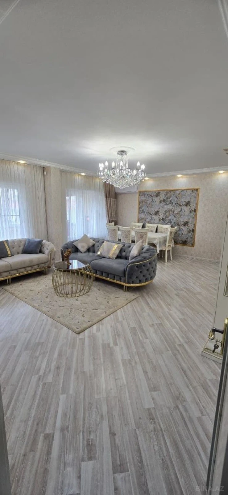 Satılır 5 otaqlı mənzil 107 m²