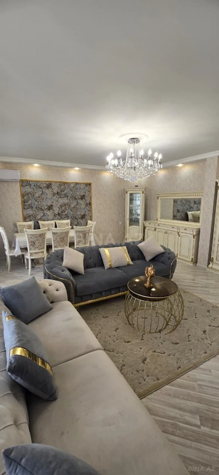 Satılır 5 otaqlı mənzil 107 m²