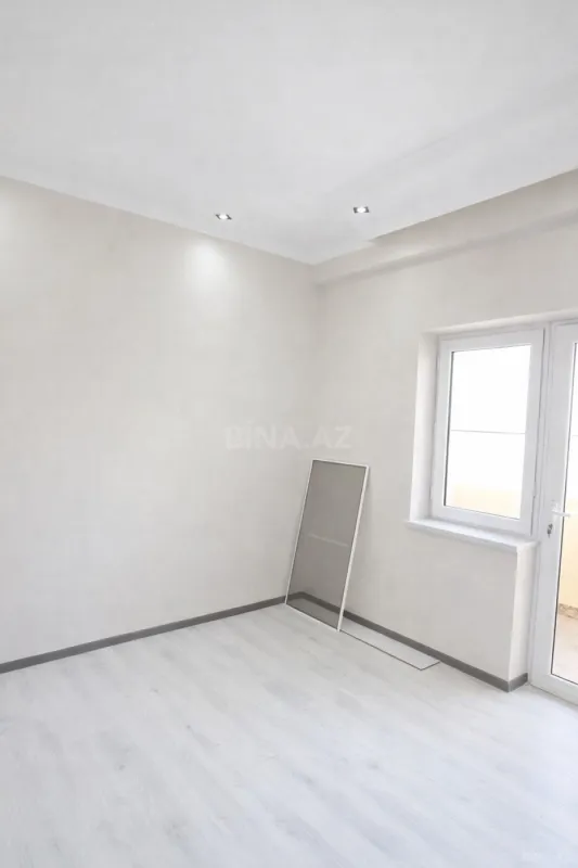 Satılır 2 otaqlı mənzil 67 m²