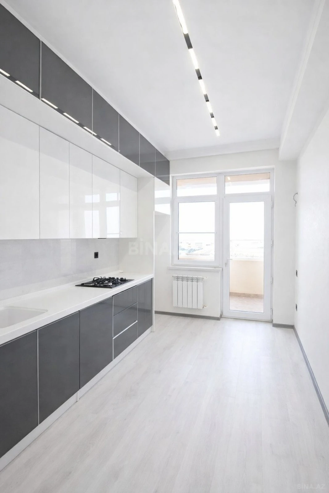 Satılır 2 otaqlı mənzil 67 m²