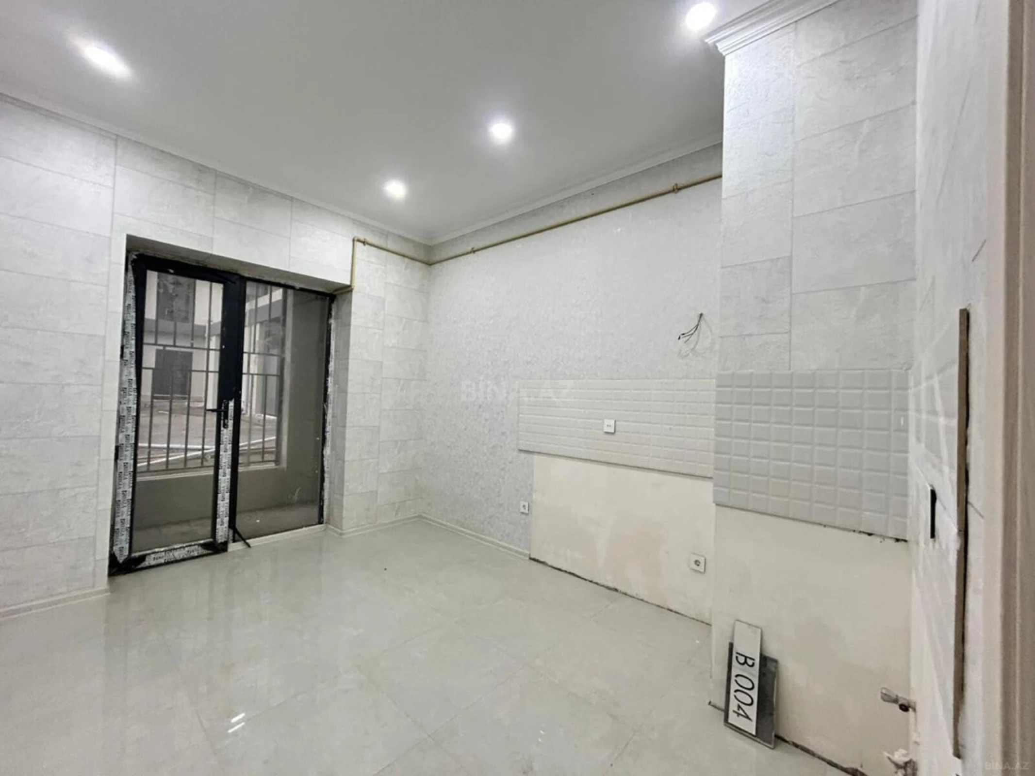 Satılır 2 otaqlı mənzil 90 m²