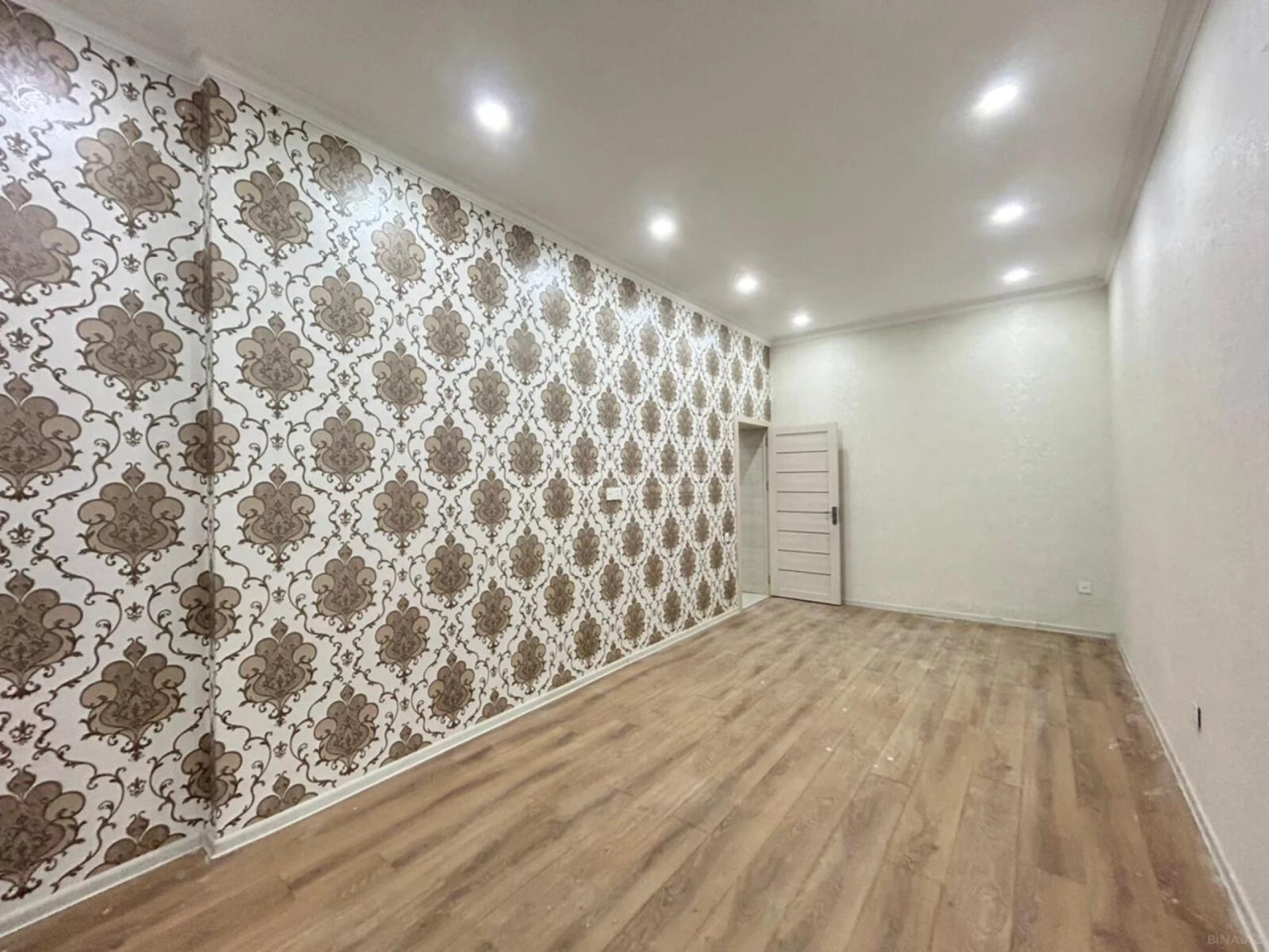Satılır 2 otaqlı mənzil 90 m²