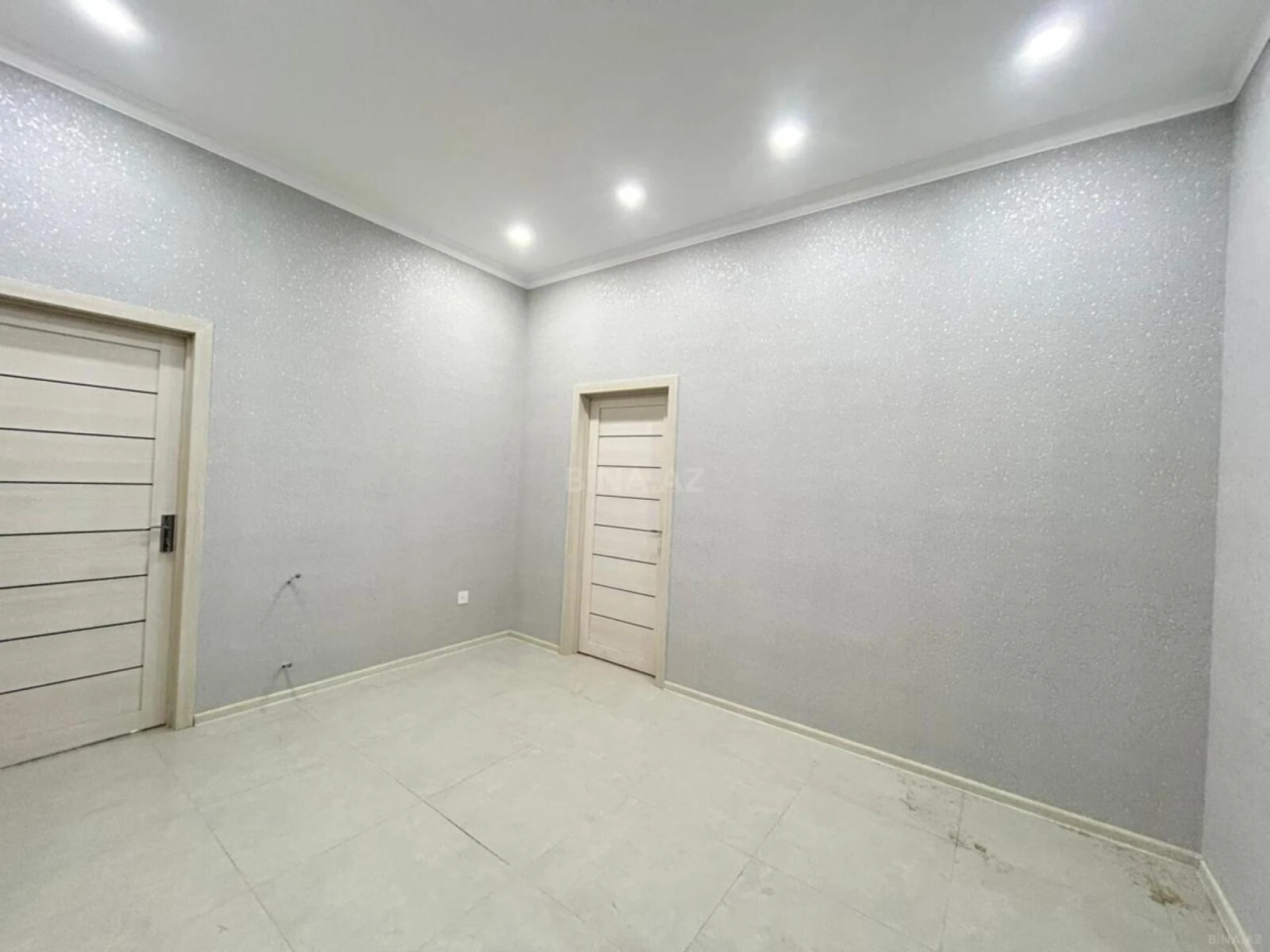 Satılır 2 otaqlı mənzil 90 m²