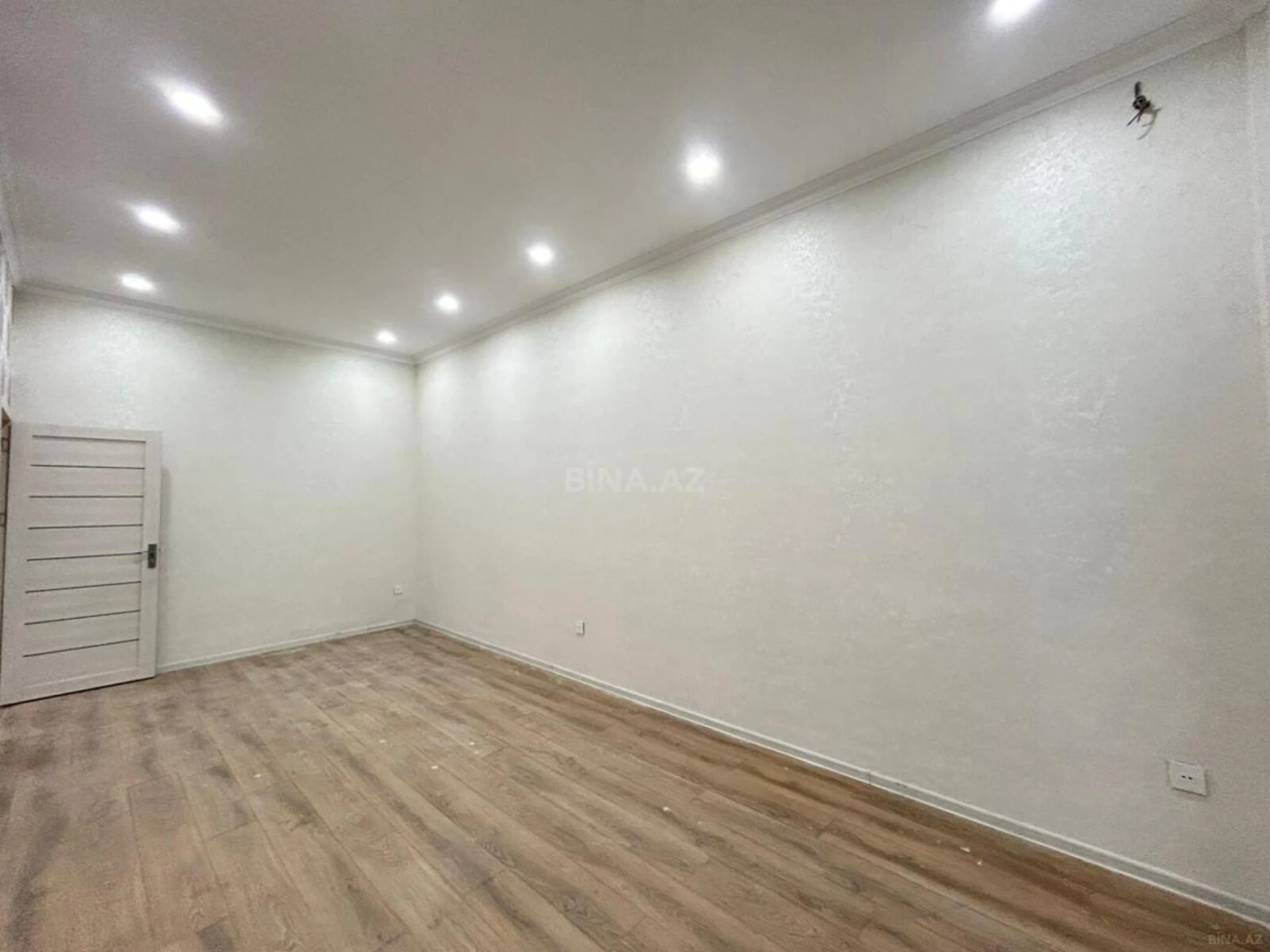 Satılır 2 otaqlı mənzil 90 m²
