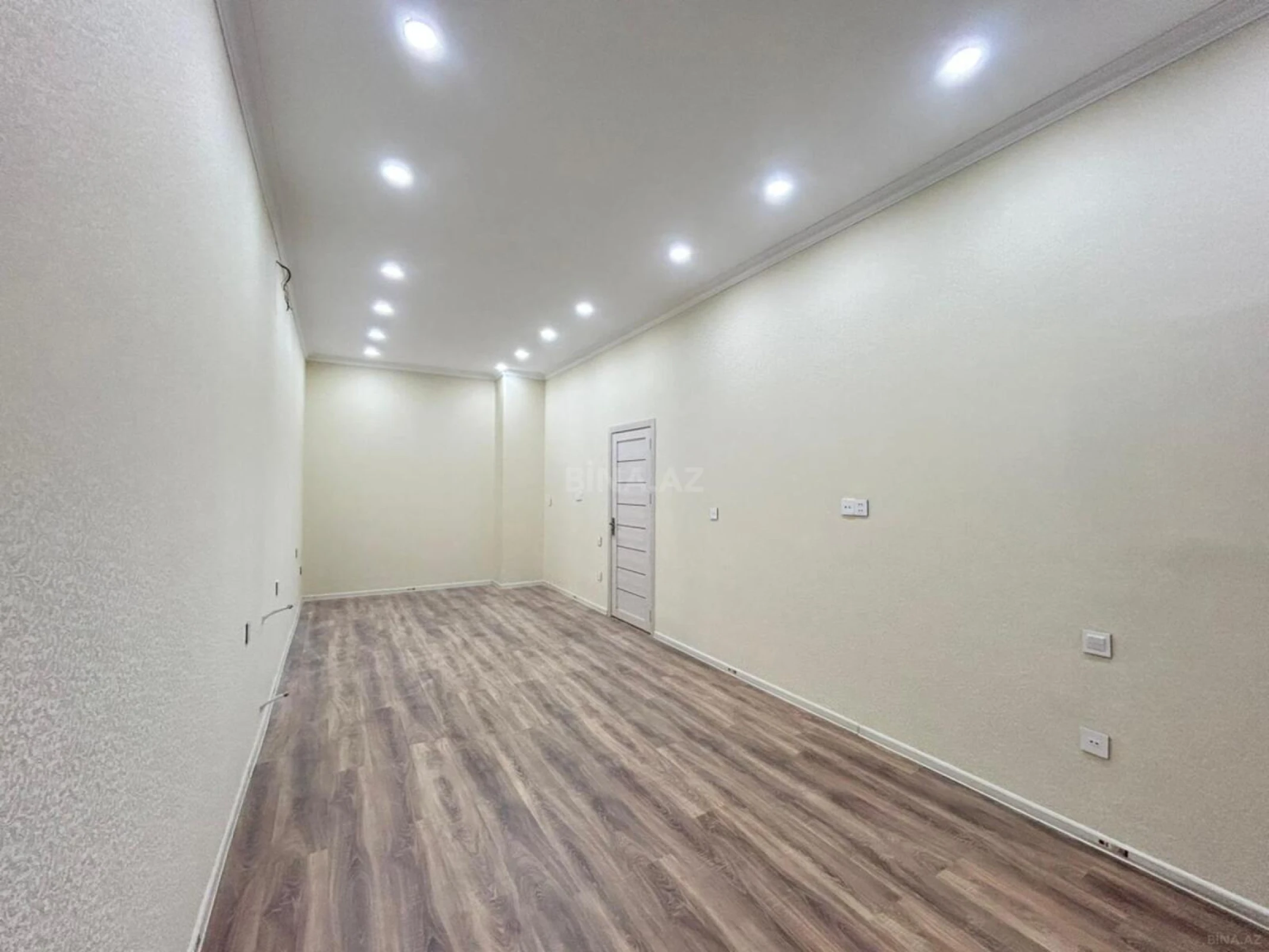 Satılır 2 otaqlı mənzil 90 m²