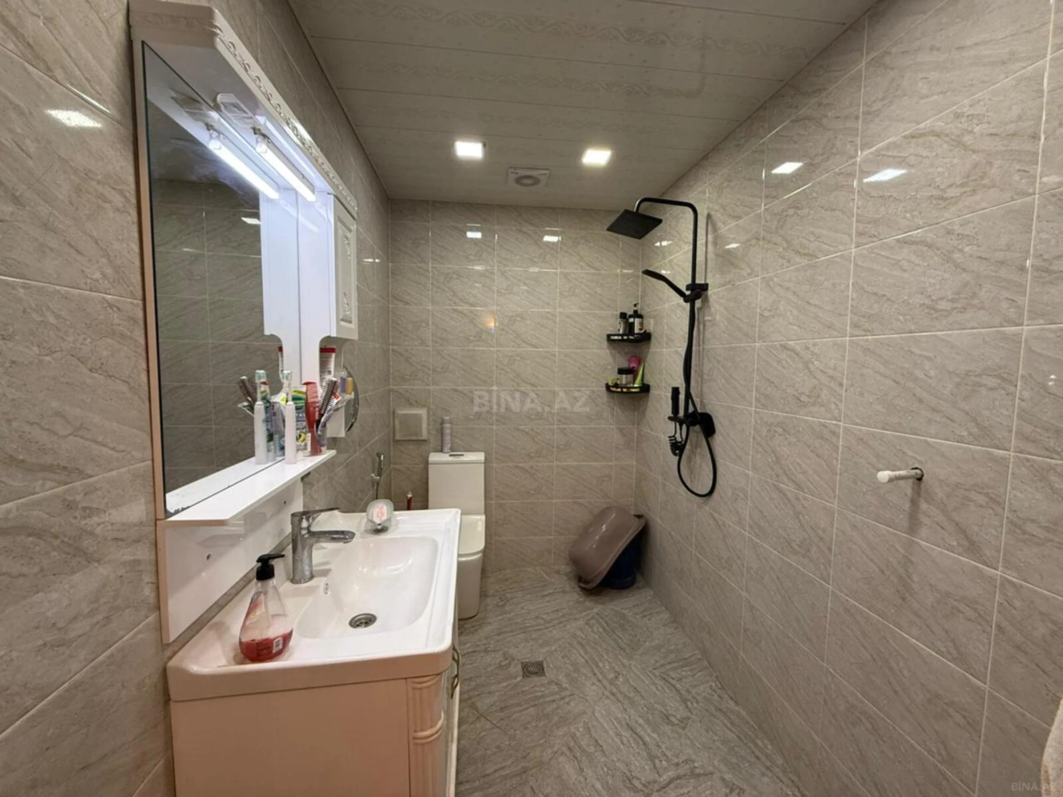 Satılır 3 otaqlı mənzil 125 m²