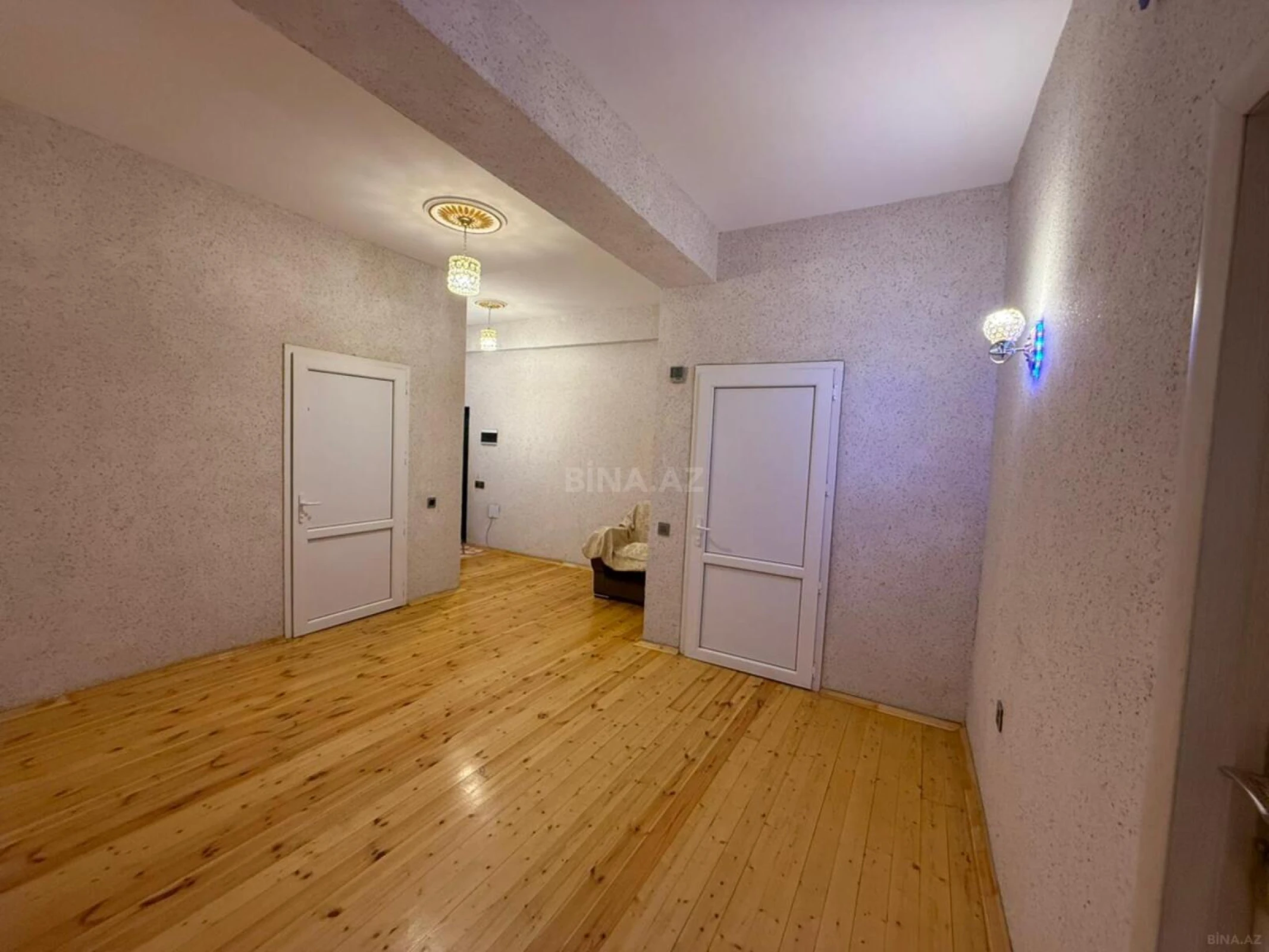 Satılır 3 otaqlı mənzil 125 m²