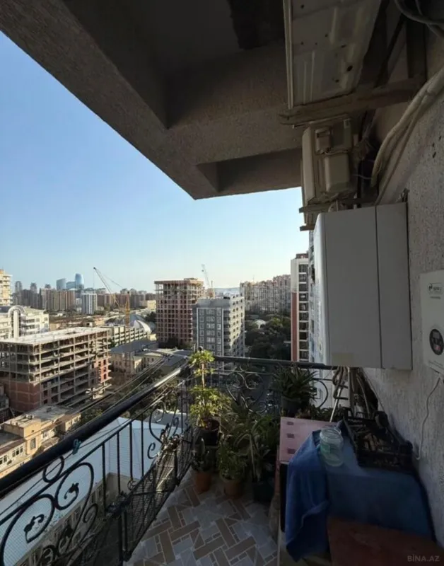 Satılır 3 otaqlı mənzil 125 m²