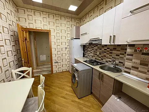 Kirayə verilir 3 otaqlı mənzil 100 m²