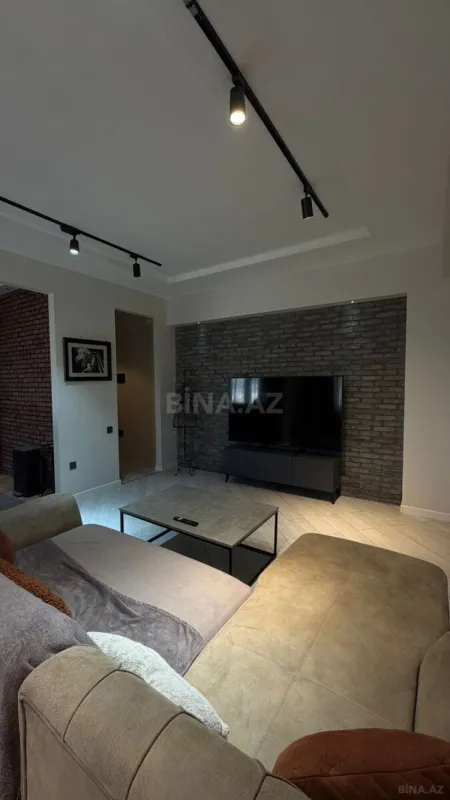 Kirayə verilir 2 otaqlı mənzil 80 m²
