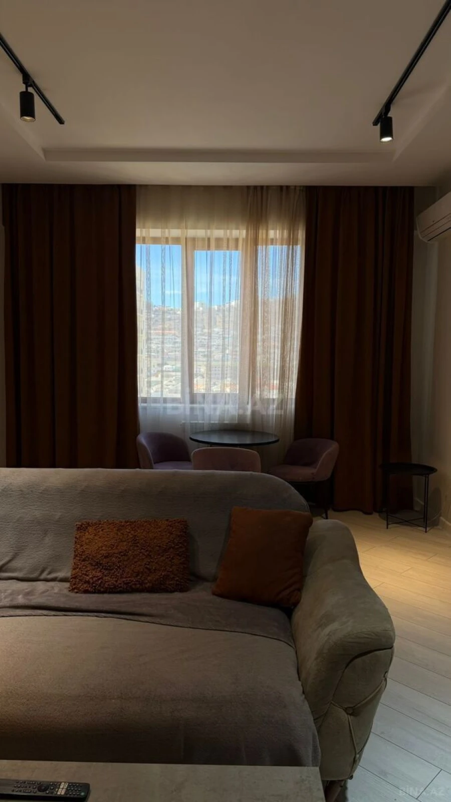 Kirayə verilir 2 otaqlı mənzil 80 m²