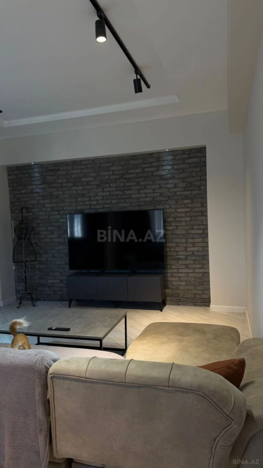 Kirayə verilir 2 otaqlı mənzil 80 m²