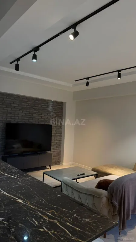 Kirayə verilir 2 otaqlı mənzil 80 m²