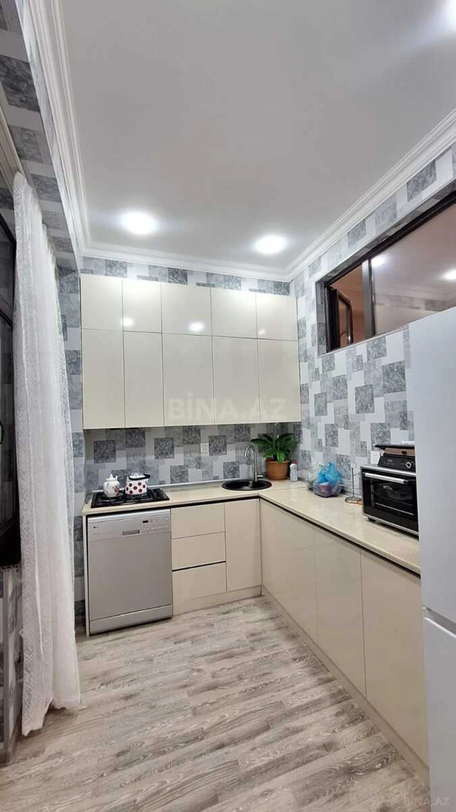 Kirayə verilir 2 otaqlı mənzil 58 m²