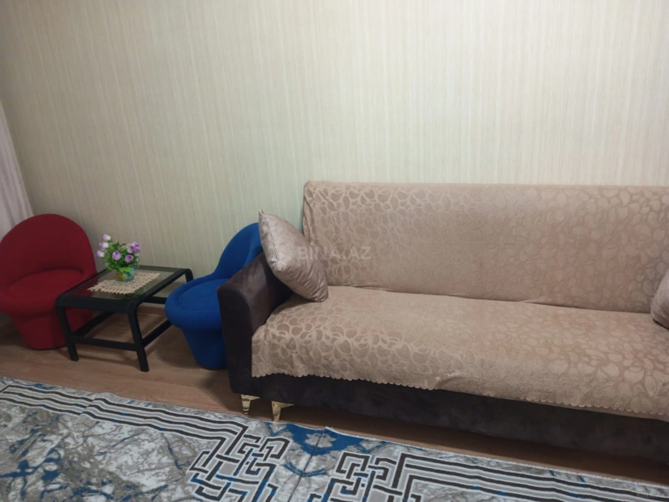 Kirayə verilir 2 otaqlı mənzil 85 m²