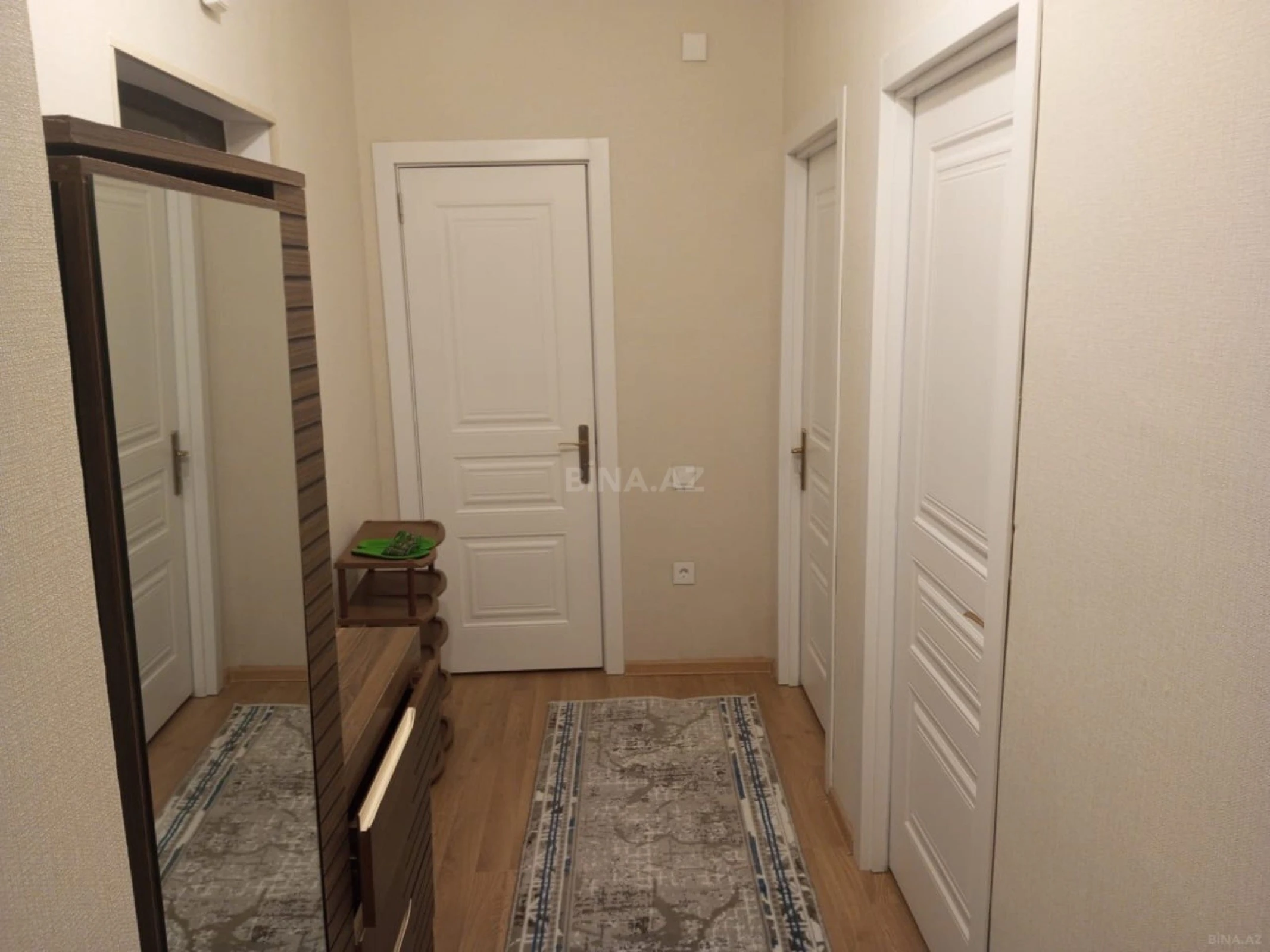 Kirayə verilir 2 otaqlı mənzil 85 m²
