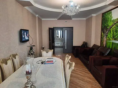 Kirayə verilir 3 otaqlı mənzil 150 m²
