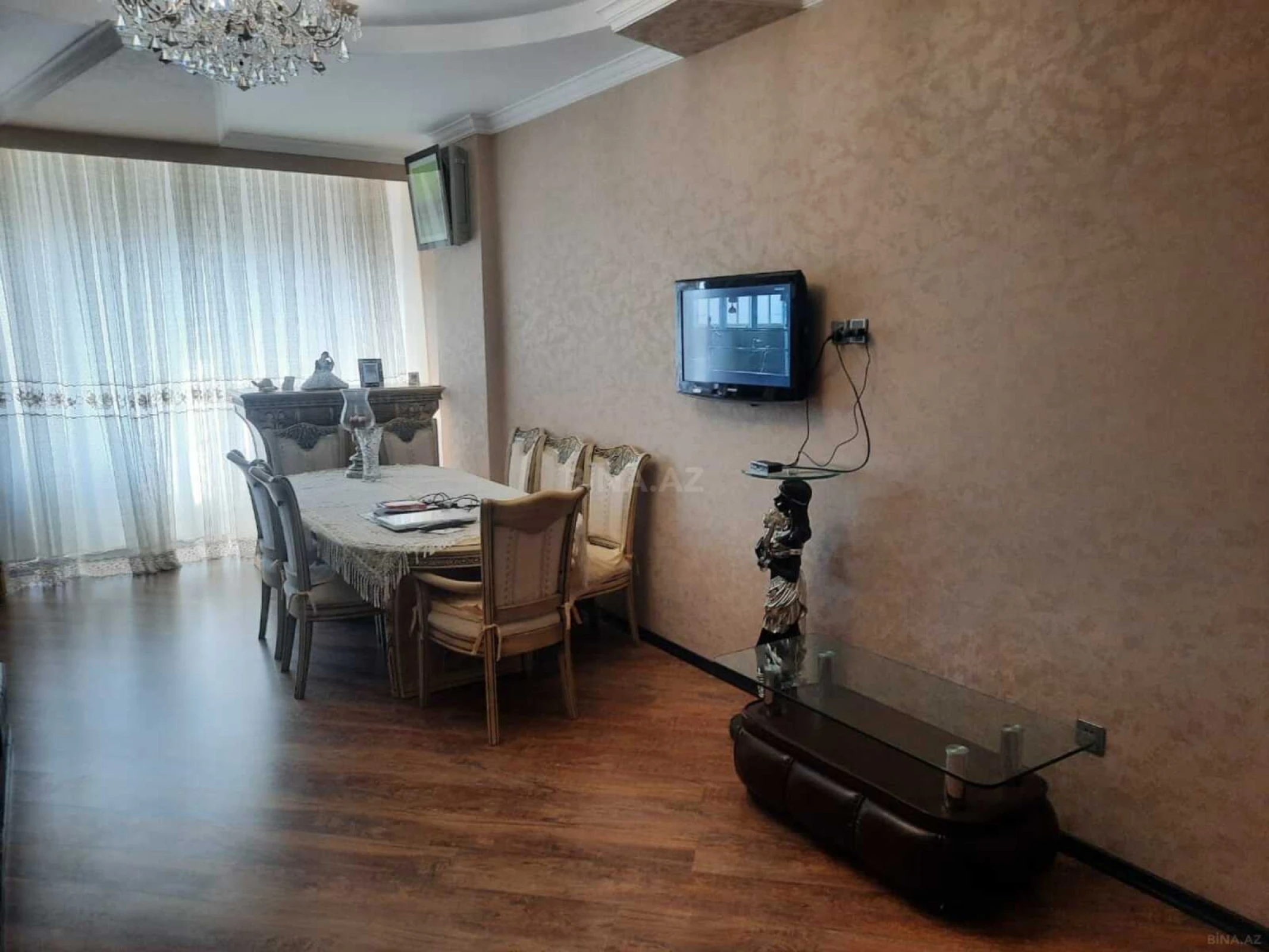 Kirayə verilir 3 otaqlı mənzil 150 m²