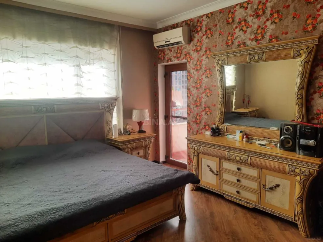 Kirayə verilir 3 otaqlı mənzil 150 m²