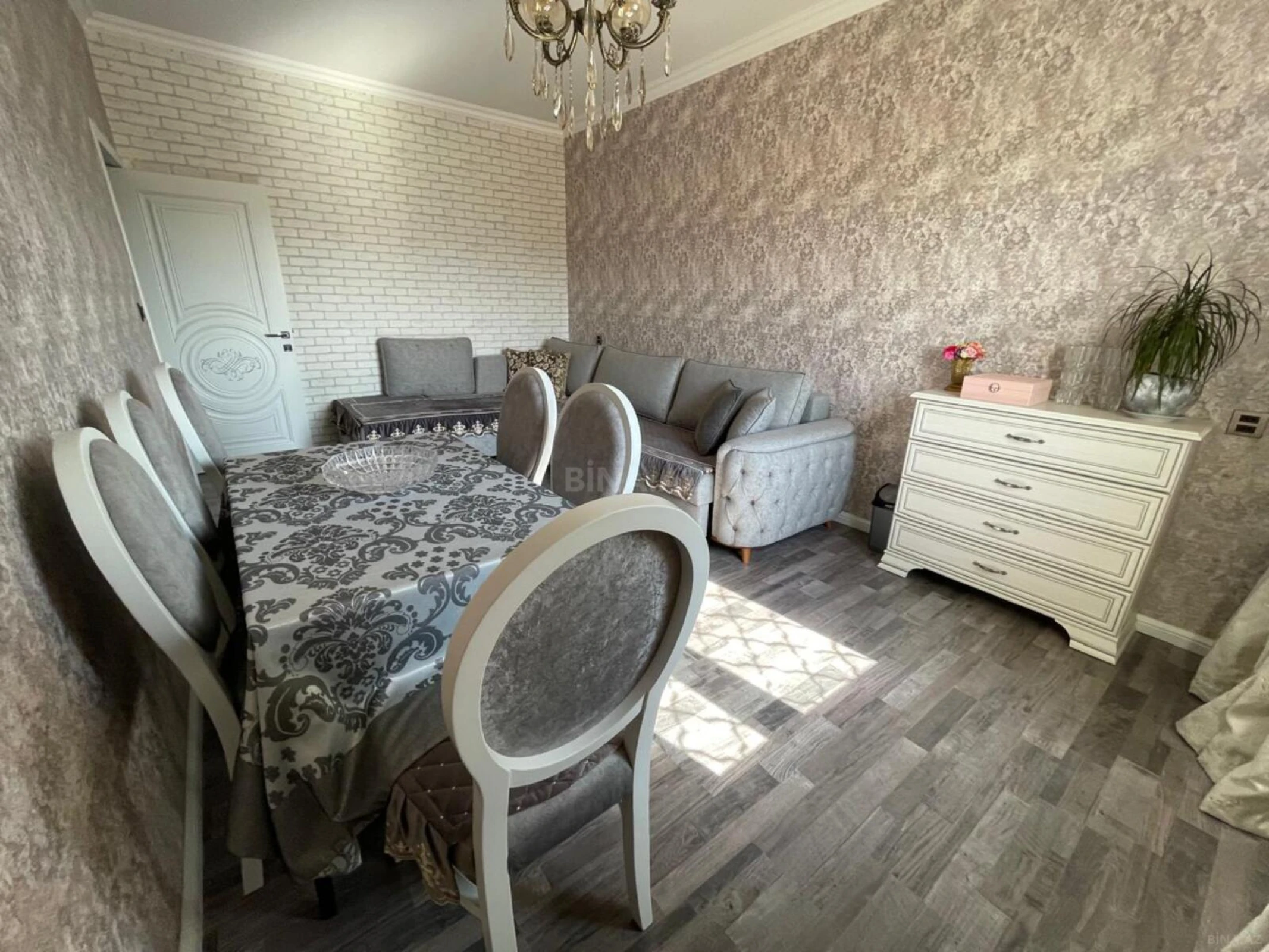 Satılır 2 otaqlı mənzil 60 m²