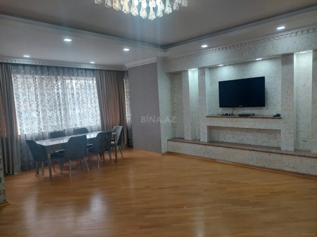 Satılır 3 otaqlı mənzil 150 m²