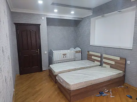 Satılır 3 otaqlı mənzil 150 m²
