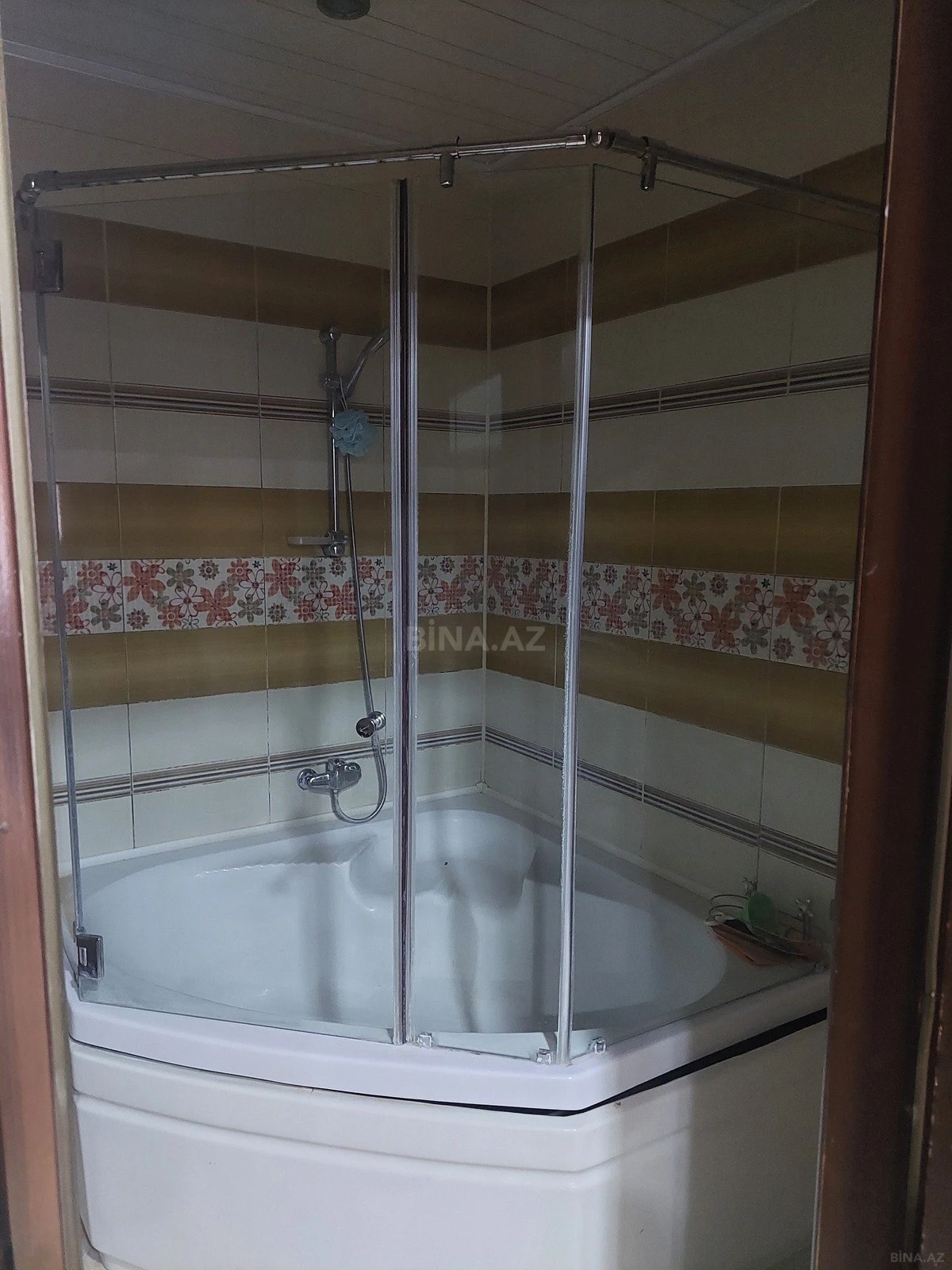 Satılır 3 otaqlı mənzil 150 m²