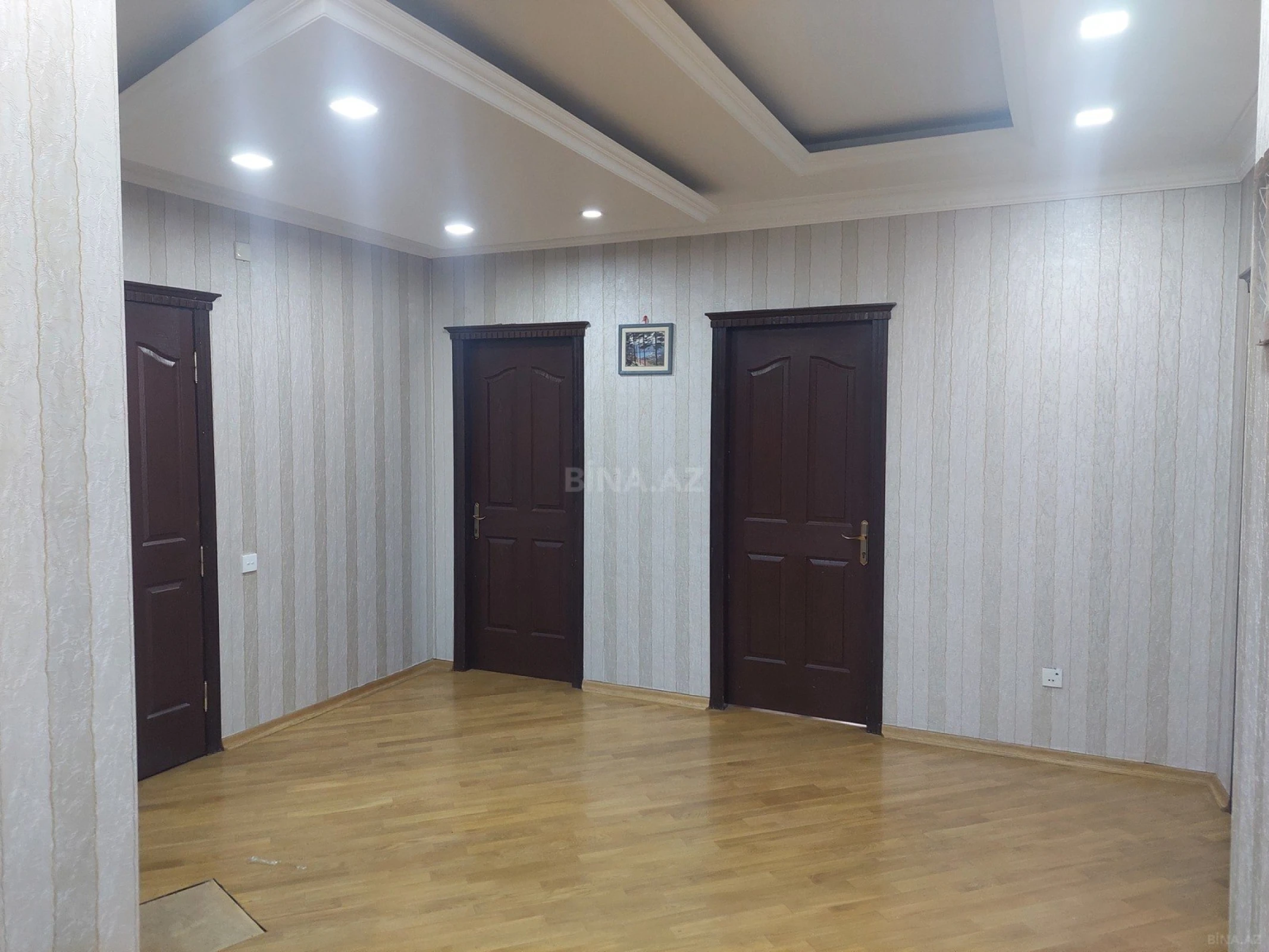 Satılır 3 otaqlı mənzil 150 m²