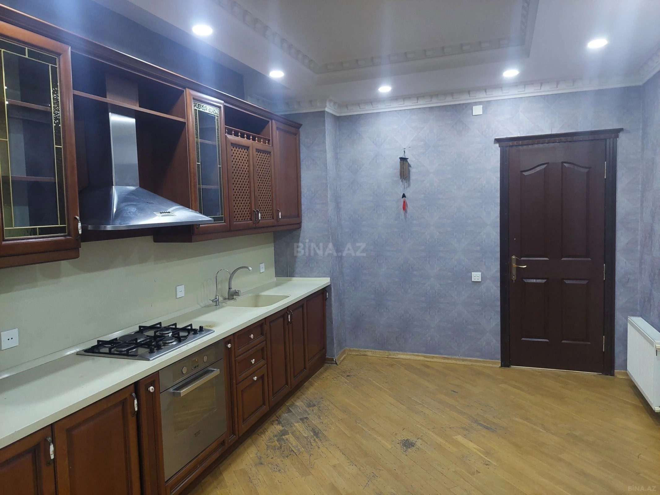 Satılır 3 otaqlı mənzil 150 m²