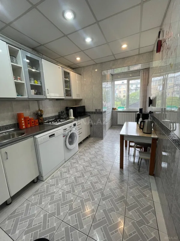 Satılır 4 otaqlı mənzil 90 m²