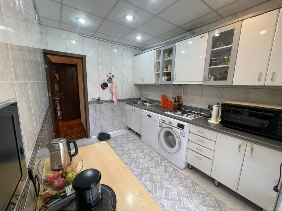 Satılır 4 otaqlı mənzil 90 m²