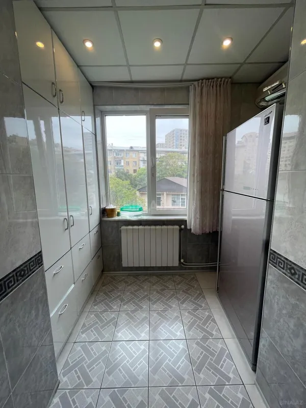 Satılır 4 otaqlı mənzil 90 m²