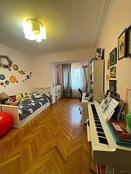 Satılır 4 otaqlı mənzil 90 m²