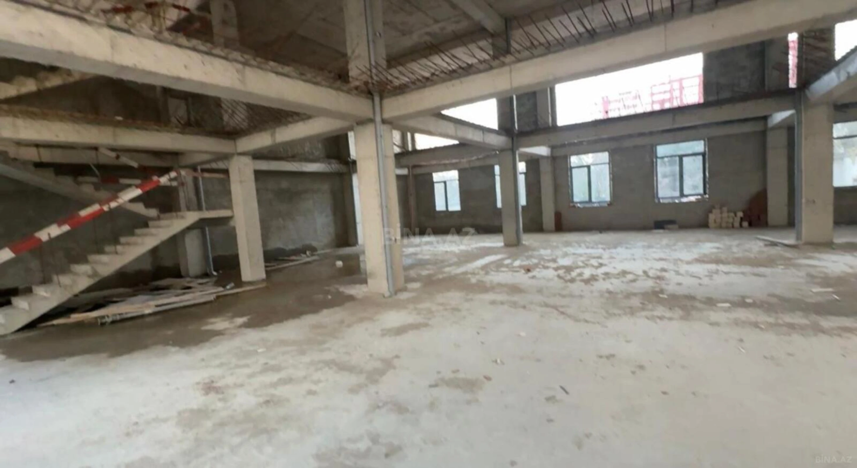 Satılır obyekt 200 m²