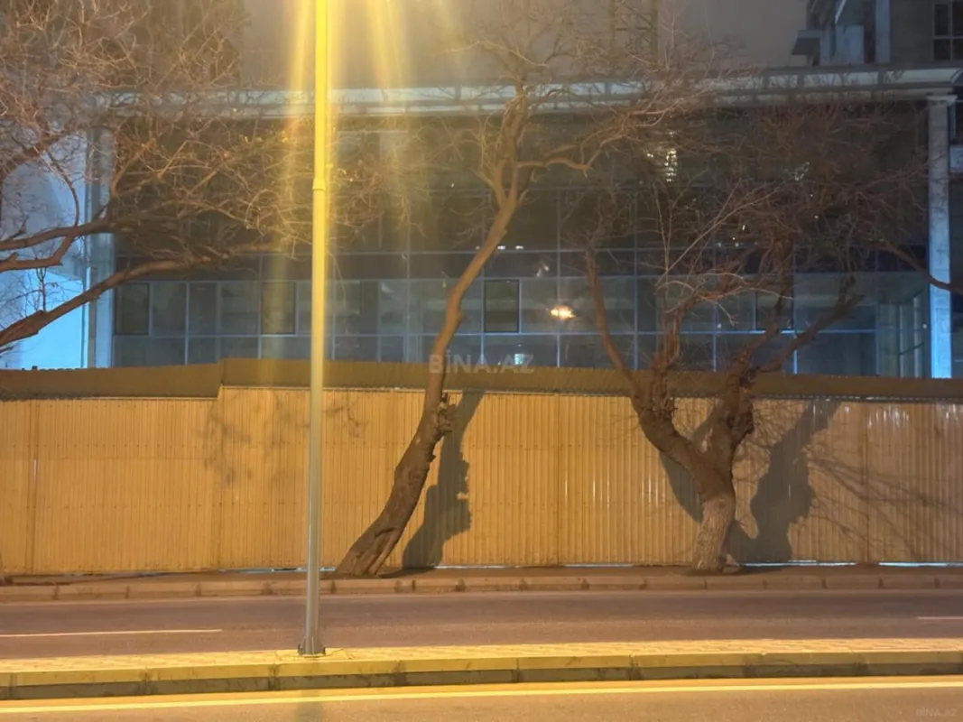 Satılır obyekt 200 m²