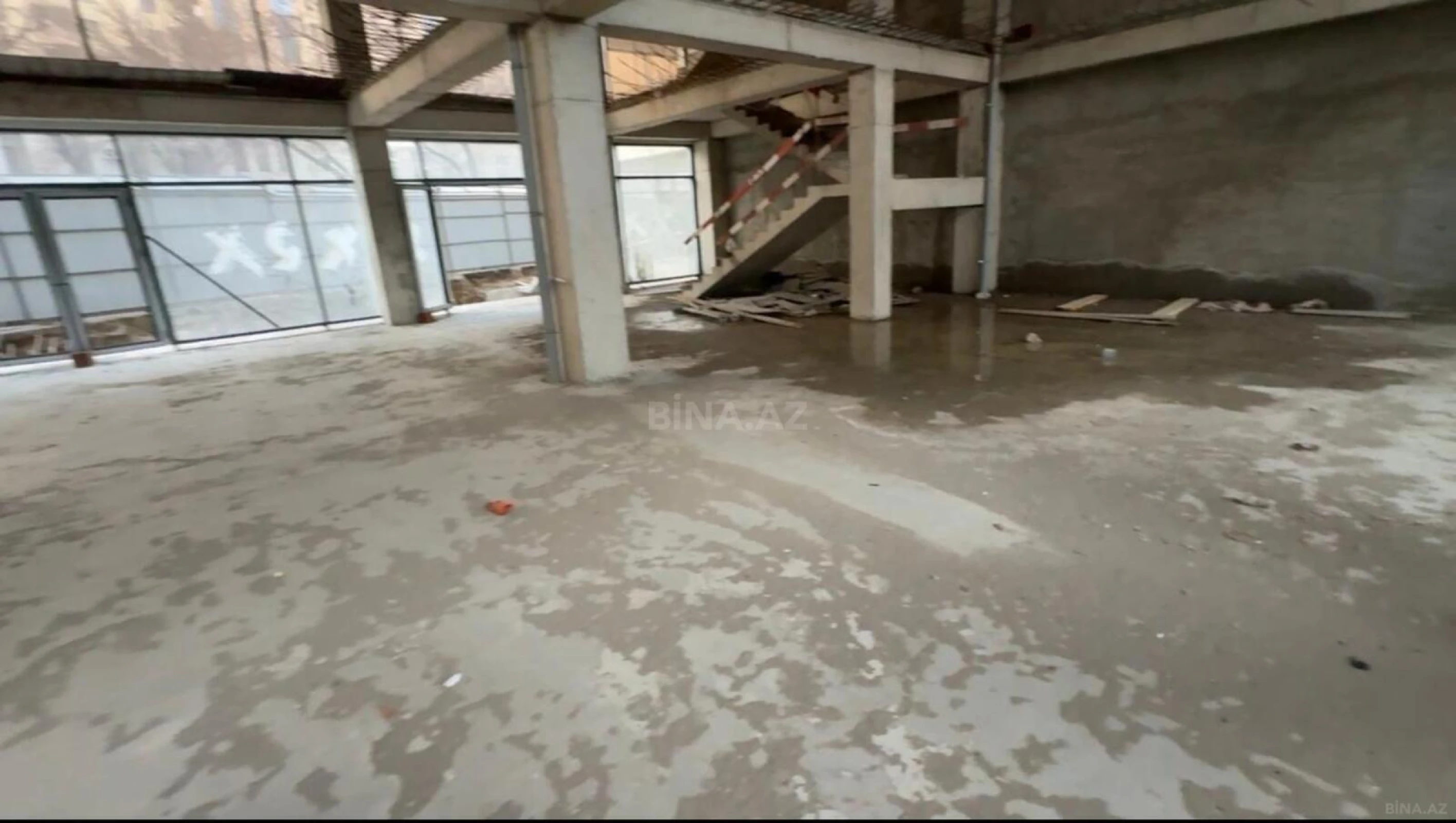 Satılır obyekt 200 m²