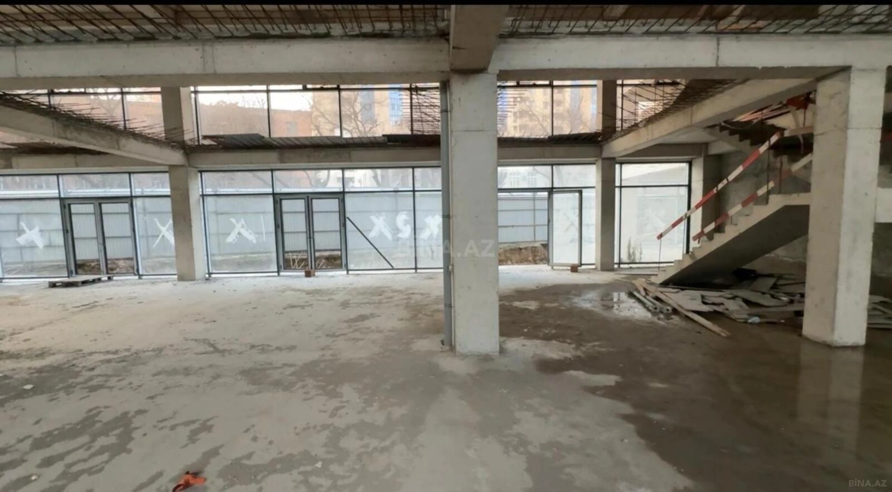 Satılır obyekt 200 m²