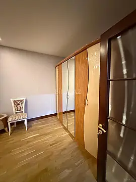 Kirayə verilir 4 otaqlı mənzil 216 m²