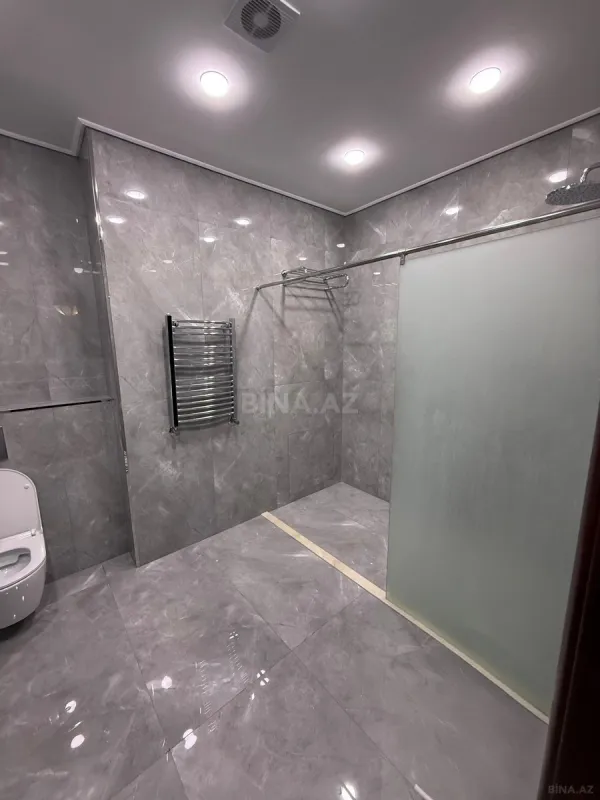 Kirayə verilir 4 otaqlı mənzil 216 m²