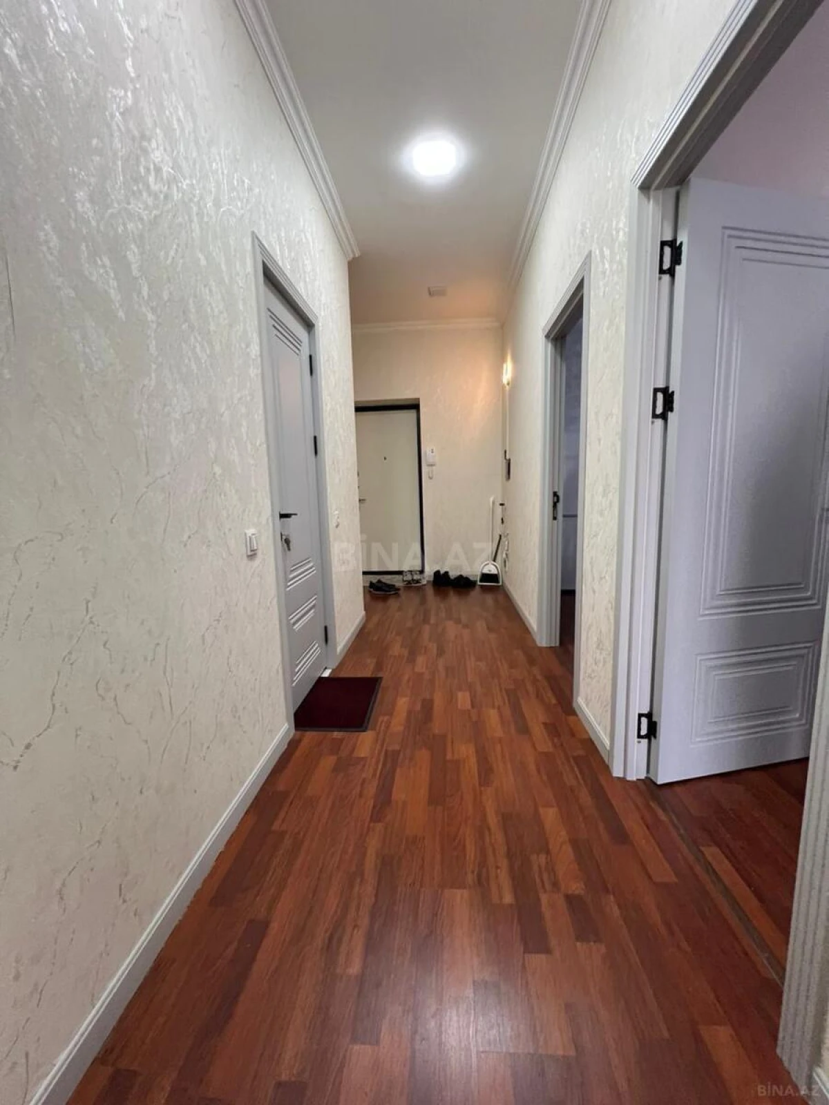 Kirayə verilir 2 otaqlı mənzil 94 m²