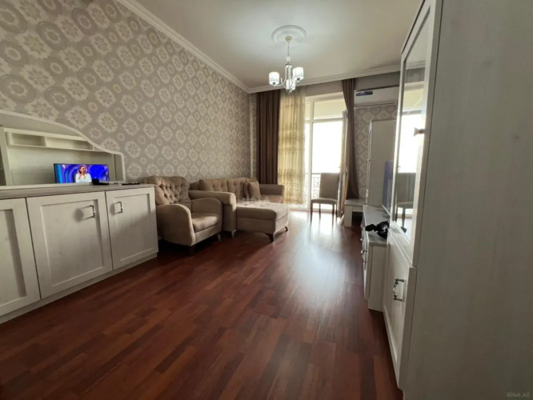 Kirayə verilir 2 otaqlı mənzil 94 m²